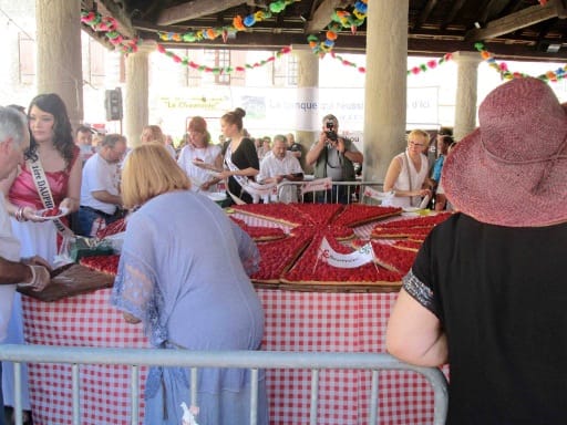 Vergt, la tarte aux fraises géante